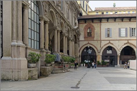 burberry piazza mercanti milano|piazza mercanti italy.